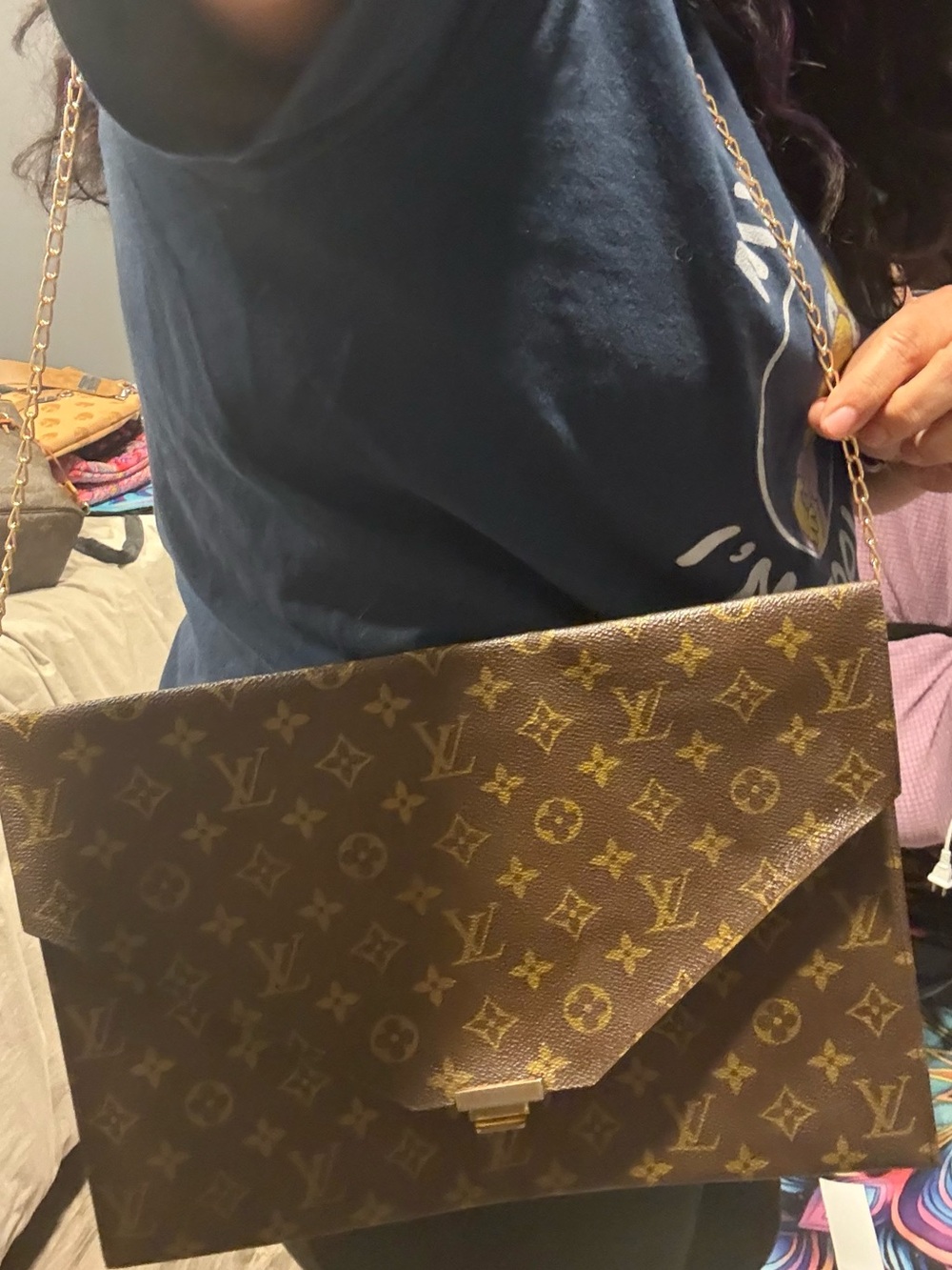 ❌SOLD❌ Louis Vuitton Monogram Envelope Document Holder in Brown and Gold - Picture 9 of 14